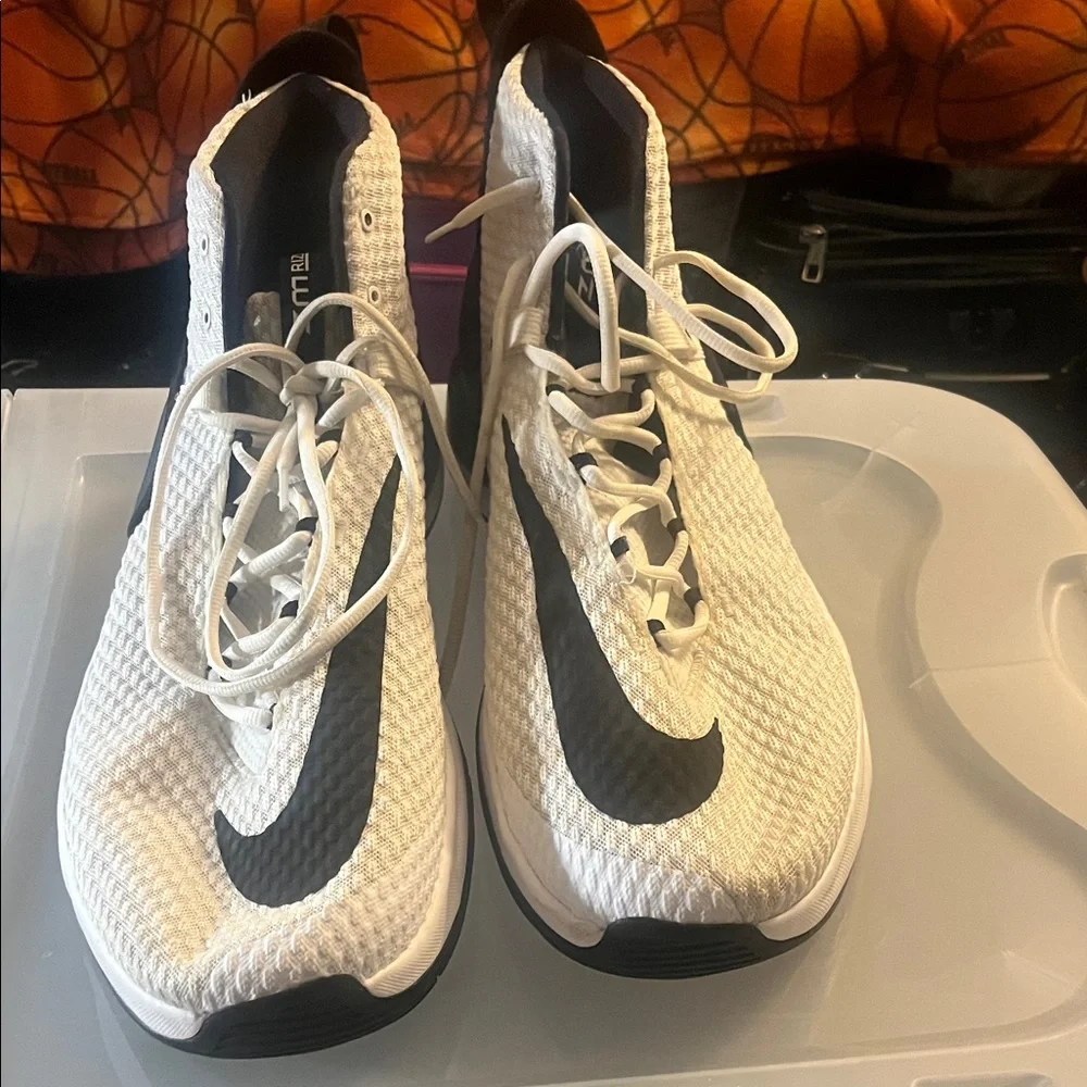 Nike Zoom BQ5468-001 Black and White High-Top Sneakers.  NWOT. - Picture 2 of 4